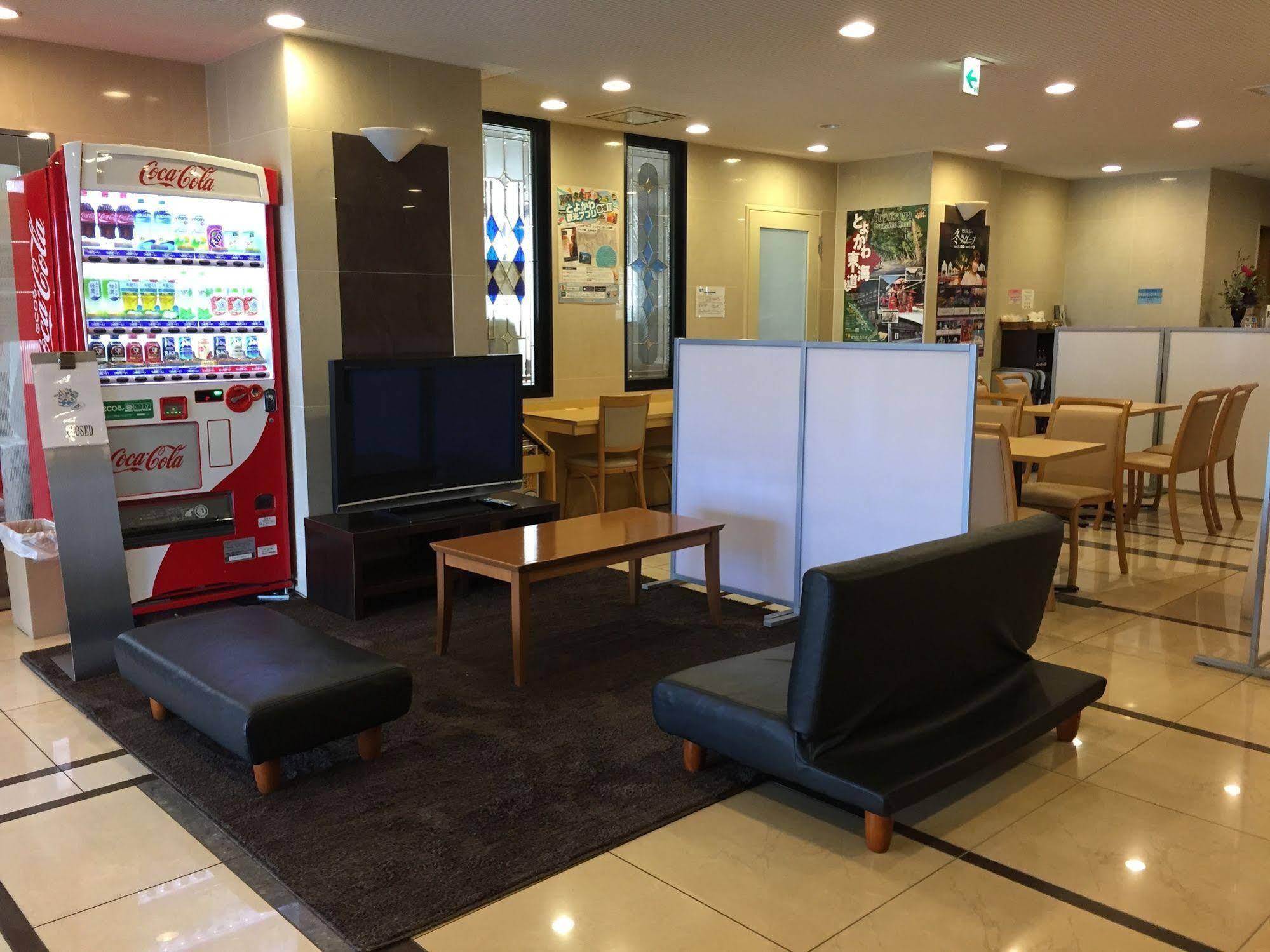 Hotel Crown Hills Toyokawa Bagian luar foto