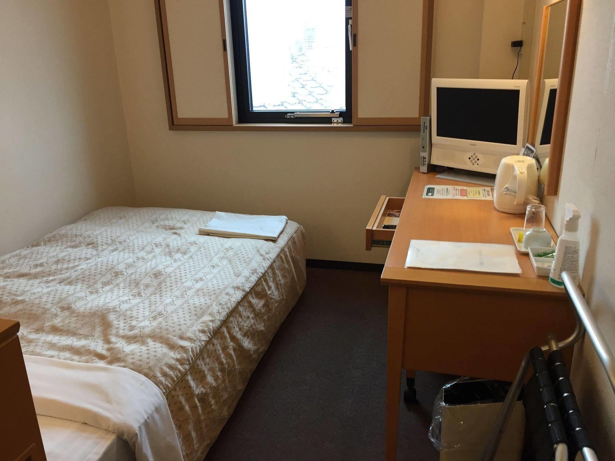 Hotel Crown Hills Toyokawa Bagian luar foto