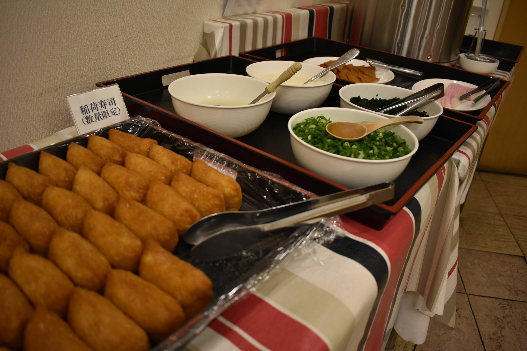 Hotel Crown Hills Toyokawa Bagian luar foto